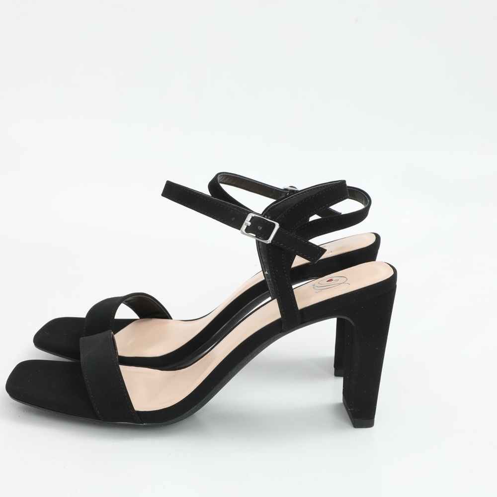DELICIOUS THE VESTIA BLACK STRAPPY SANDALS SHOES